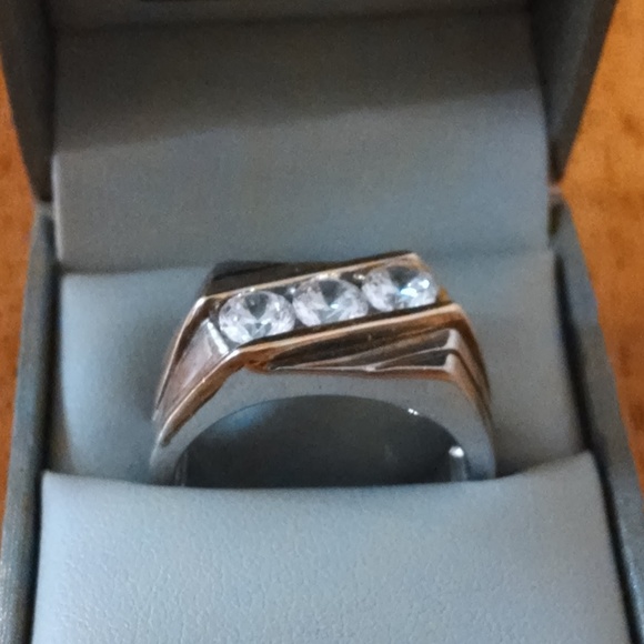 NWT 10k YG Diagonal CZ Men's Ring - Picture 1 of 5